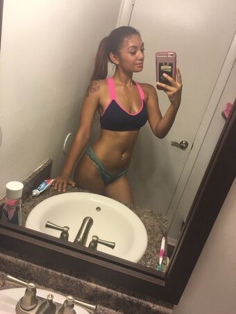 magicamonicalove Nahé Úniky OnlyFans Fotka 2