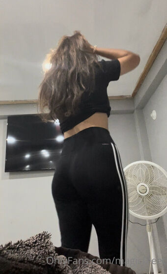 magicfeeet Nahé Úniky OnlyFans Fotka 17