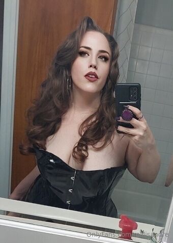 malisandre Nahé Úniky OnlyFans Fotka 14