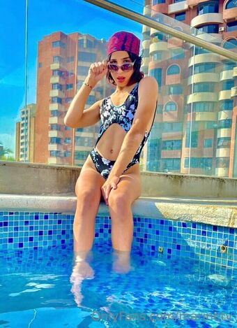 marinetv Nahé Úniky OnlyFans Fotka 3