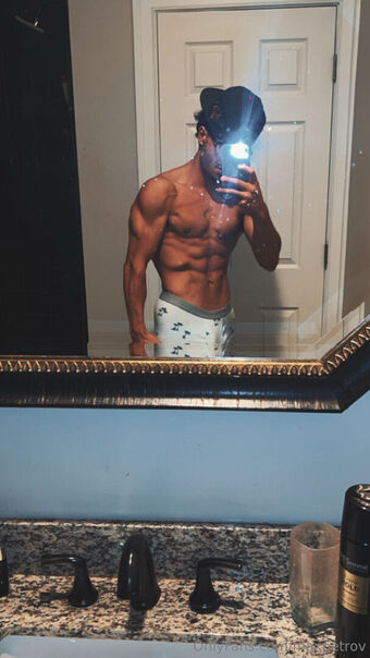 maxpetrov Nahé Úniky OnlyFans Fotka 1