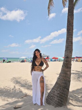 May Bakshi Nahé Úniky OnlyFans Fotka 125