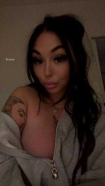 Mbou_ Nahé Úniky OnlyFans Fotka 5