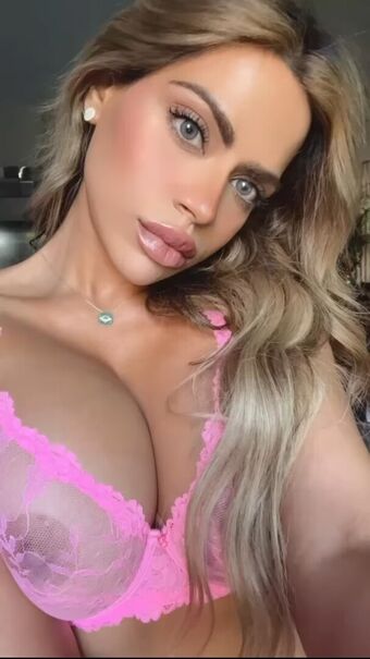 Mehreen Nahé Úniky OnlyFans Fotka 1