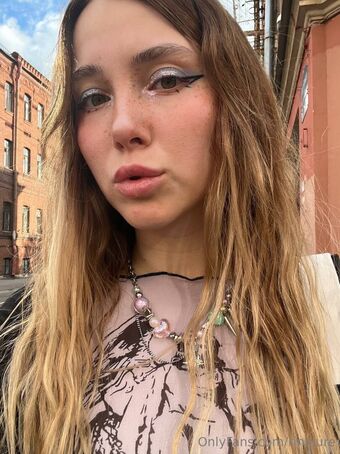 mialure Nahé Úniky OnlyFans Fotka 9