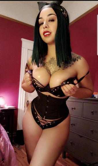 MidnaAsh Nahé Úniky OnlyFans Fotka 14