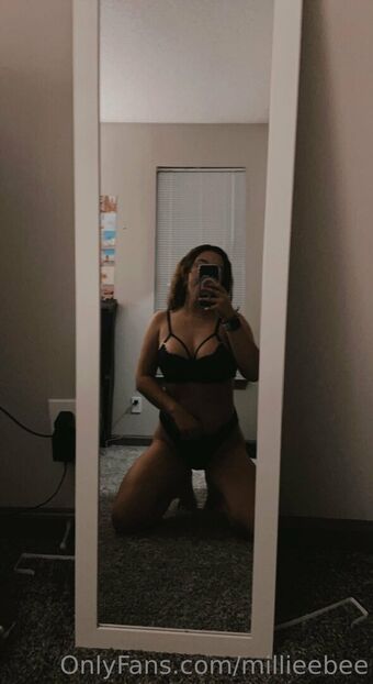 millieebee Nahé Úniky OnlyFans Fotka 2