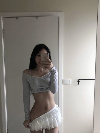 mina Nahé Úniky OnlyFans Fotka 12
