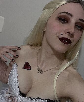 Mini.deville Nahé Úniky OnlyFans Fotka 3