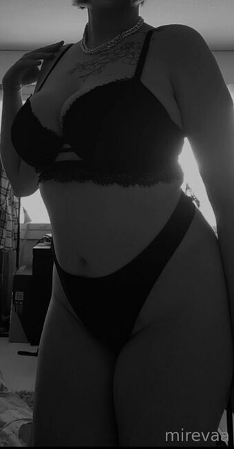 mirevaa Nahé Úniky OnlyFans Fotka 6