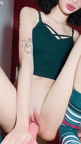 Miss Flat Nahé Úniky OnlyFans Fotka 5