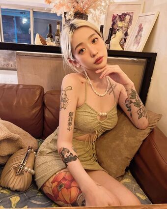 missmozzi Nahé Úniky OnlyFans Fotka 2
