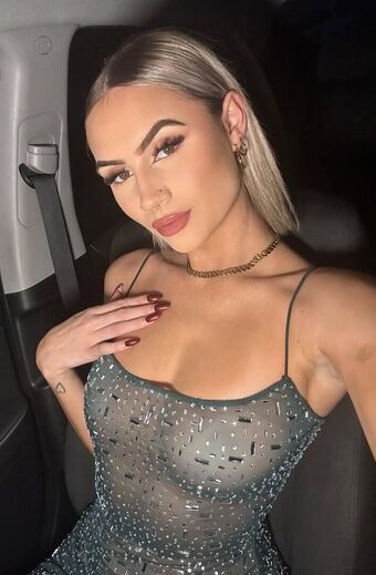 Mitchell Amber Nahé Úniky OnlyFans Fotka 4