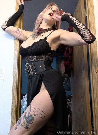 miz_hell Nahé Úniky OnlyFans Fotka 12