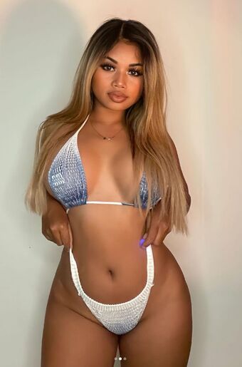 Mo Mo Nahé Úniky OnlyFans Fotka 13