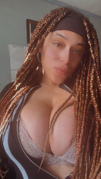 MO Spice Nahé Úniky OnlyFans Fotka 15