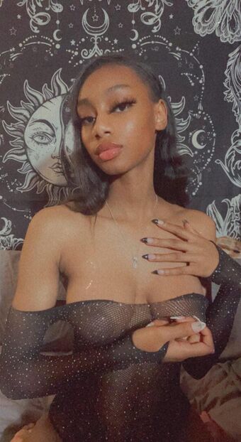Mocha Nahé Úniky OnlyFans Fotka 29