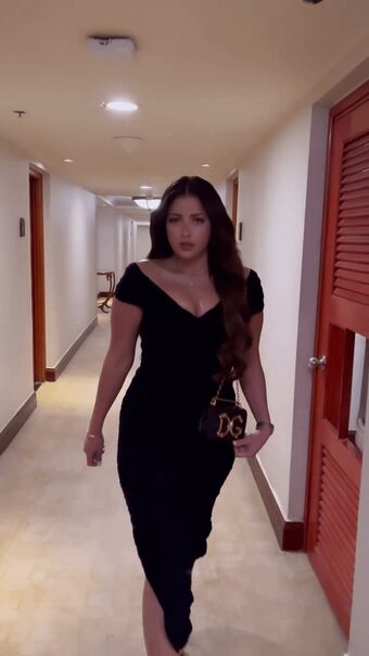 Mona Farouk Nahé Úniky OnlyFans Fotka 8