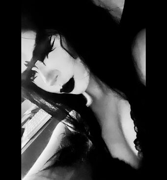 mongothic Nahé Úniky OnlyFans Fotka 7