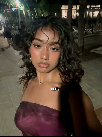 Mooga Nahé Úniky OnlyFans Fotka 5