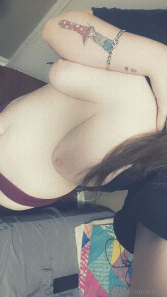 moonlust23 Nahé Úniky OnlyFans Fotka 23