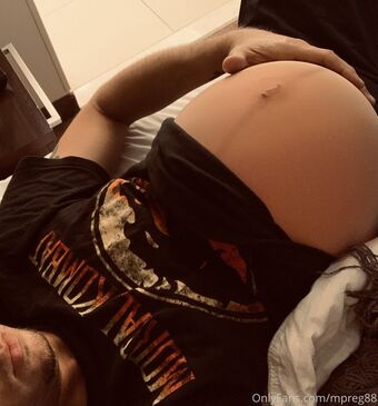 mpreg88 Nahé Úniky OnlyFans Fotka 3