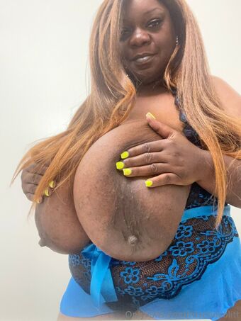 MsChocolitt Nahé Úniky OnlyFans Fotka 30