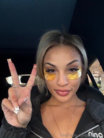 mxrvssa Nahé Úniky OnlyFans Fotka 3
