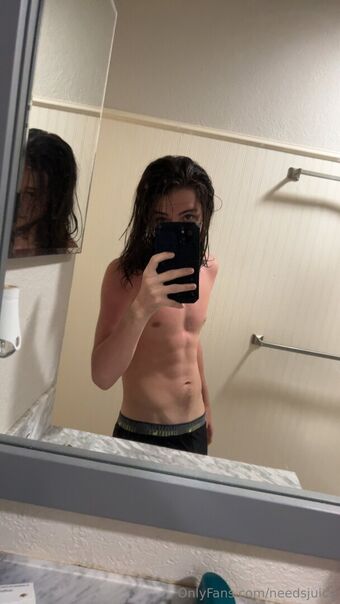 needsjuice Nahé Úniky OnlyFans Fotka 2