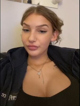 nelldelli Nahé Úniky OnlyFans Fotka 12