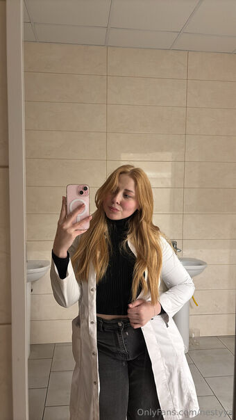 nestyya Nahé Úniky OnlyFans Fotka 3