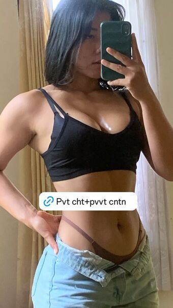 Ni Made Rusmi Nahé Úniky OnlyFans Fotka 1