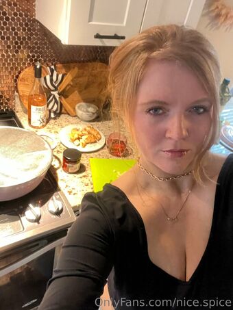 nice.spice Nahé Úniky OnlyFans Fotka 12