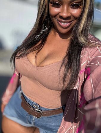 NotSoThick Nahé Úniky OnlyFans Fotka 20