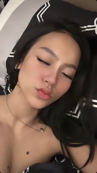 Nurlynnazureen Nahé Úniky OnlyFans Fotka 50