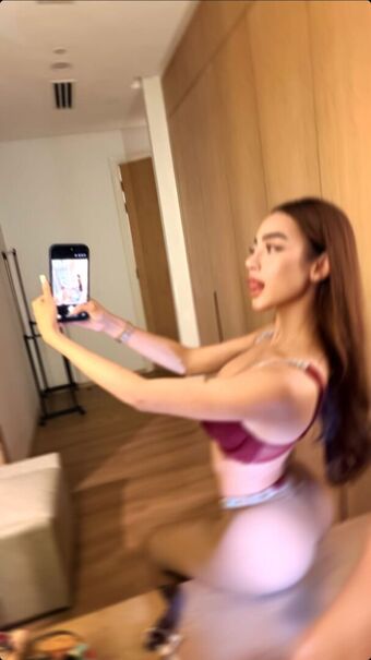 Nurlynnazureen Nahé Úniky OnlyFans Fotka 57