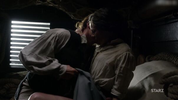 Outlander Nahé Úniky OnlyFans Fotka 14