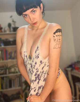 peepeach Nahé Úniky OnlyFans Fotka 6