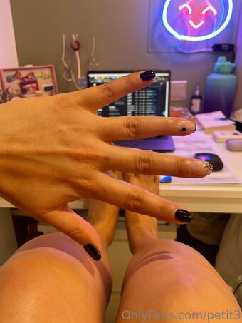 petit3 Nahé Úniky OnlyFans Fotka 10