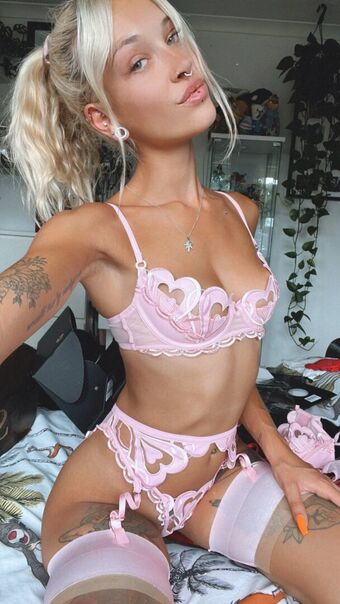 Phirose Nahé Úniky OnlyFans Fotka 17