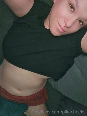 pikacheeks Nahé Úniky OnlyFans Fotka 8