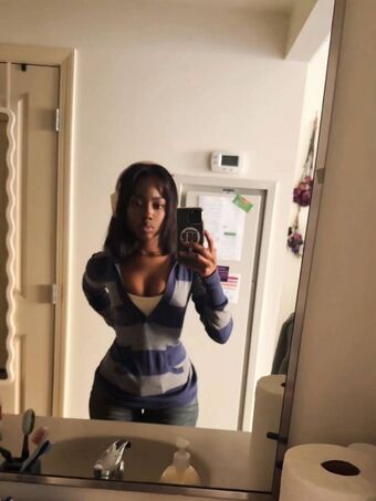 Pinkcellphon Nahé Úniky OnlyFans Fotka 12