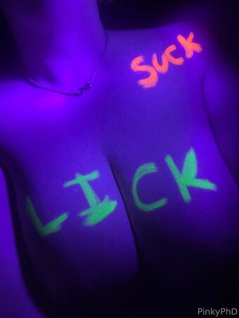 pinkyphd Nahé Úniky OnlyFans Fotka 20