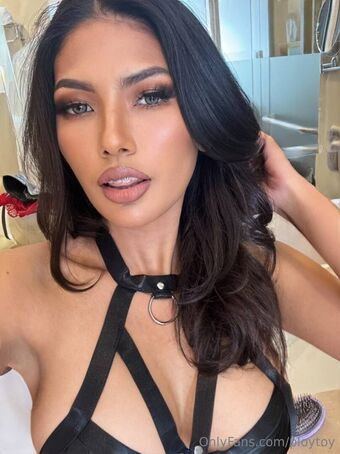 ploytoy Nahé Úniky OnlyFans Fotka 27