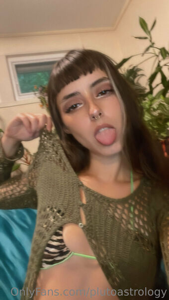 plutoastrology Nahé Úniky OnlyFans Fotka 16