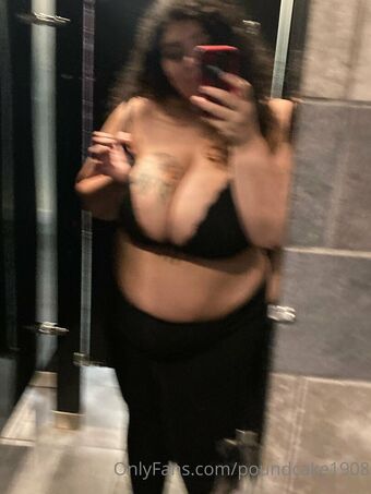 poundcake1908 Nahé Úniky OnlyFans Fotka 30