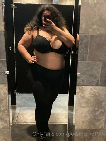 poundcake1908 Nahé Úniky OnlyFans Fotka 36