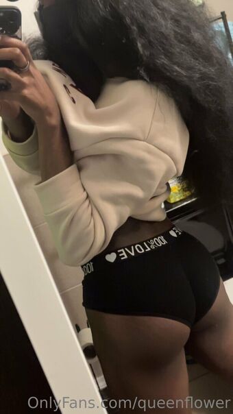 queenflower Nahé Úniky OnlyFans Fotka 3