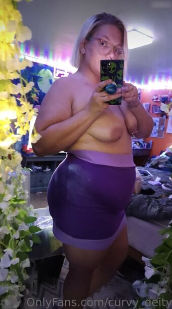 Rae Nahé Úniky OnlyFans Fotka 12