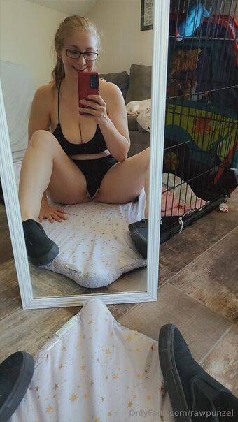 rawpunzel Nahé Úniky OnlyFans Fotka 7